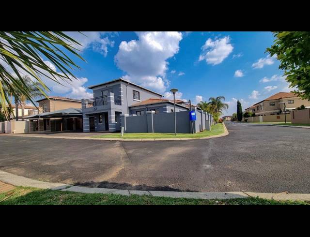3 BEDROOM HOUSE FOR SALE IN SONNEVELD